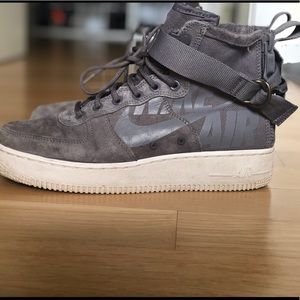 Nike sf air force 1 mid men's shoe size 7 grey